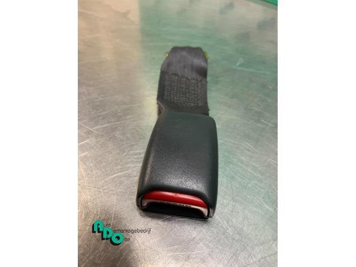 Insertion ceinture de sécurité arrière droite d'un Toyota, Autos : Pièces & Accessoires, -, 3 mois de garantie, Utilisé, -