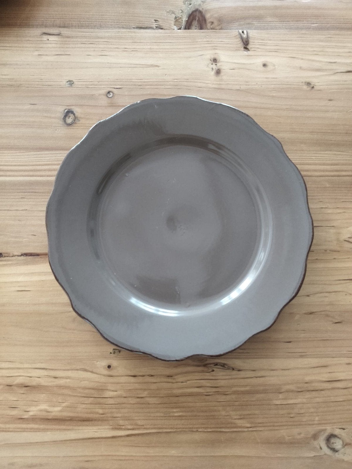 Lot d'assiettes, Enlèvement
