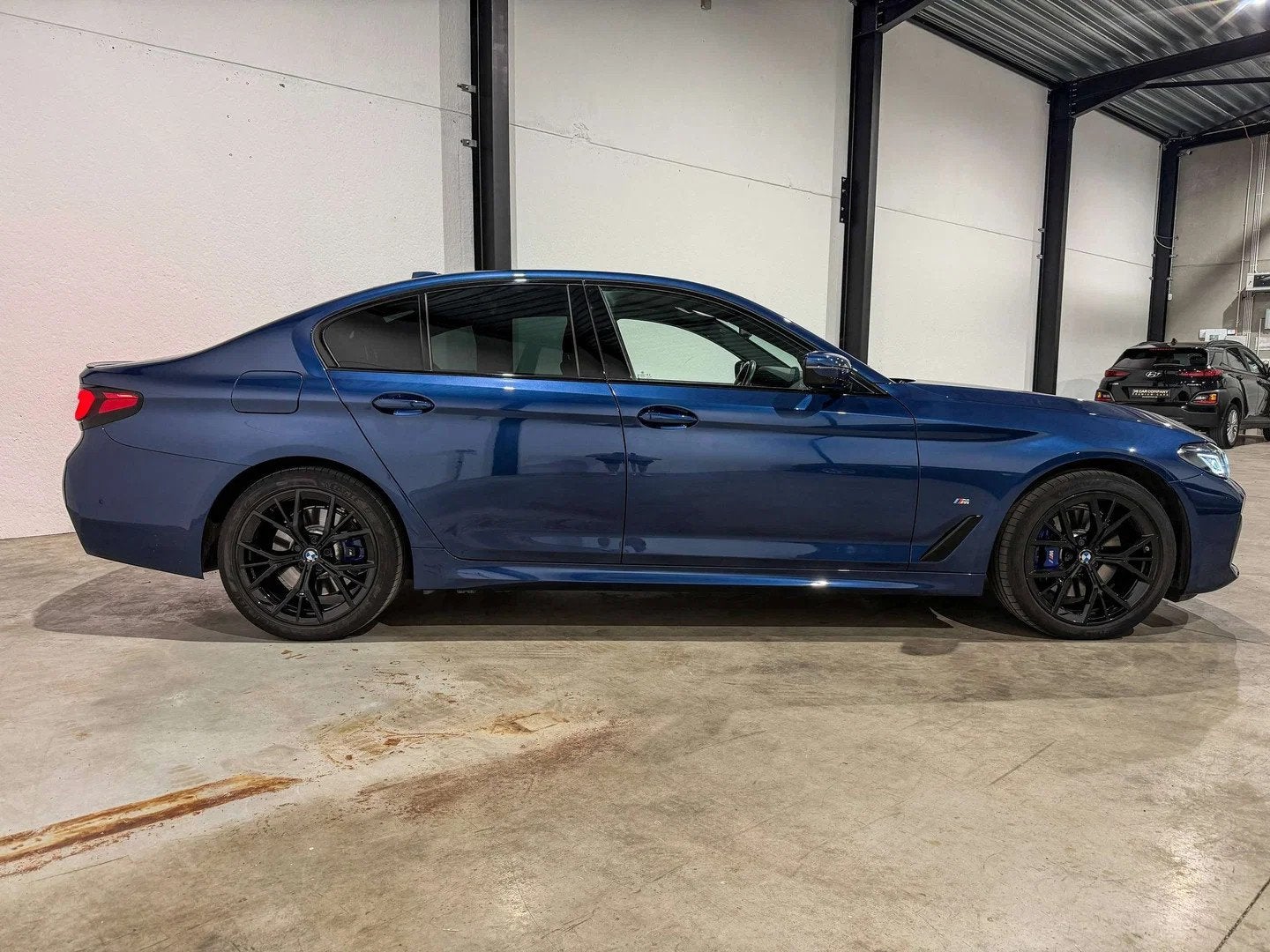 BMW 5 Serie 520 520e PHEV | M Sport | Camera | DAB, Auto's, Gebruikt, 4 cilinders, Blauw, Bedrijf