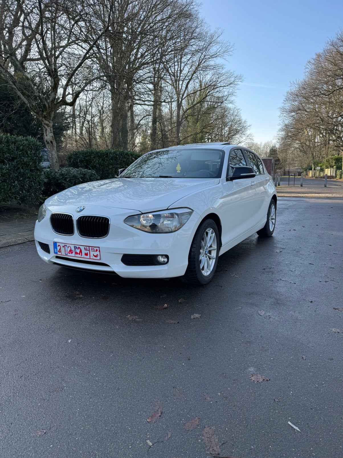Bmw 114 essence/125 000 km. Air conditionné, Autos, Entreprise, Boîte manuelle, Noir, 5 portes