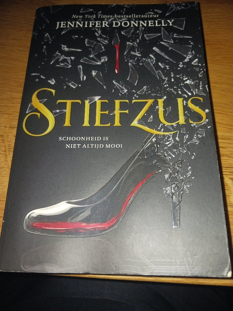 Stiefzus, Boeken, Ophalen of Verzenden, Zo goed als nieuw, Fictie, Jennifer Donnelly