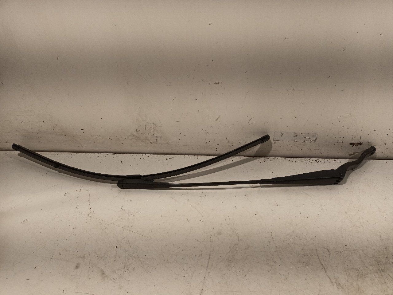 Ruitenwisserarm links voor Opel Corsa, Onderdelen@venauto.nl, Van der Ven Autorecycling B.V., Gebruikt, Ettenseweg 76, 4706 PB Roosendaal, The Netherlands
