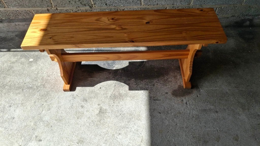 banc en pin  1m05   tres bon etat, Maison & Meubles, Enlèvement, Comme neuf, Bois