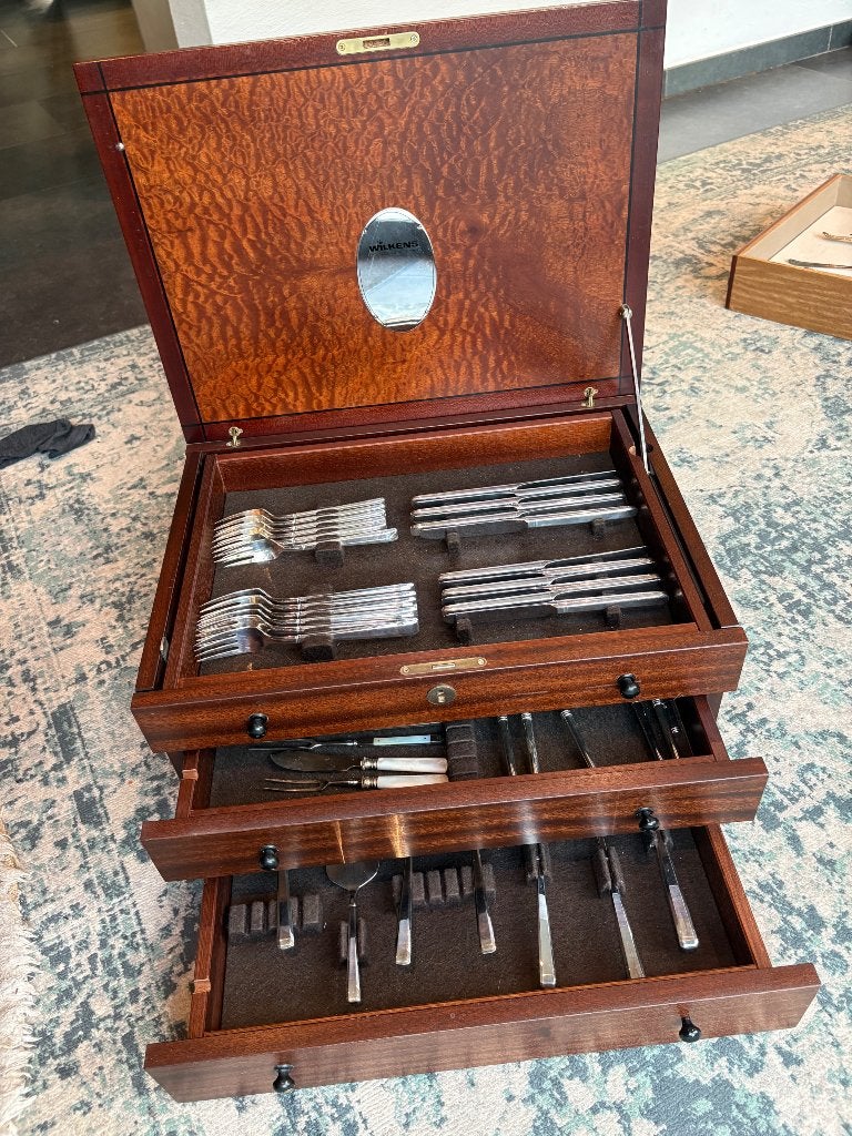 Wilkens verzilverd bestek cabinet, Ophalen