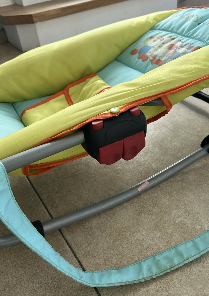 Relax bébé - modèle coloré, adapté aux bébés, Enfants & Bébés, Enlèvement, Utilisé