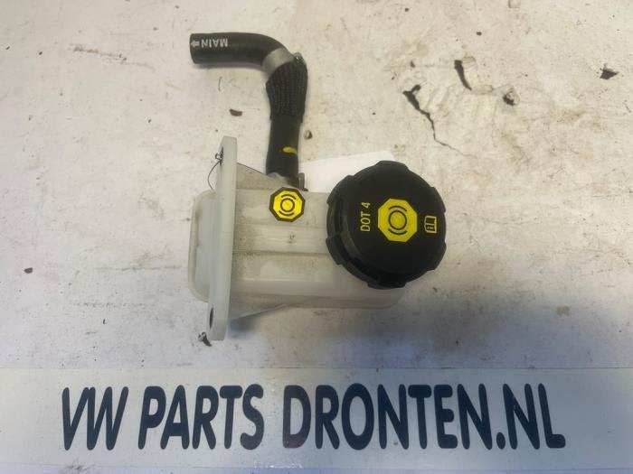 Réservoir de liquide de frein d'un Kia XCeed, Kia, -, 3 mois de garantie, Utilisé