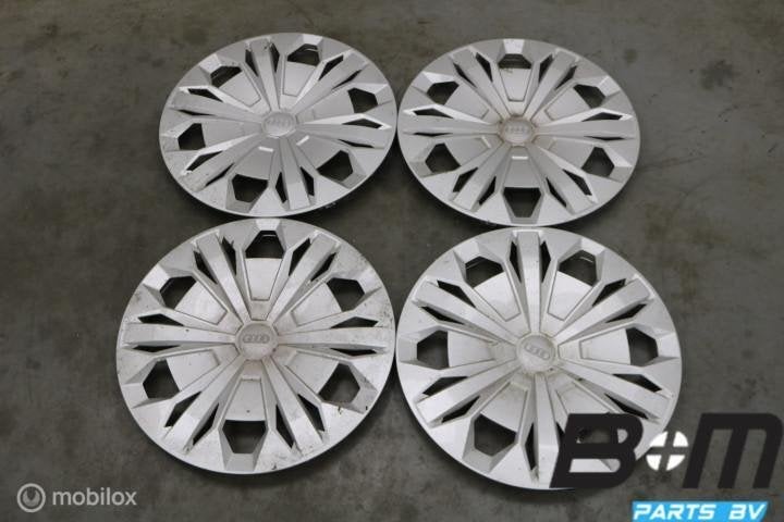 Originele 17 inch wieldoppen Audi Q3 F3 83A601147, Auto-onderdelen, Gebruikt, Band(en)