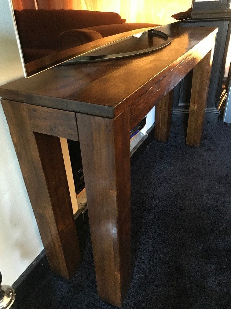 ZWARE TEAK SIDETABLE - WANDTAFEL - TV-MEUBEL 140 cm. FLAMANT, Antiek en Kunst, Ophalen