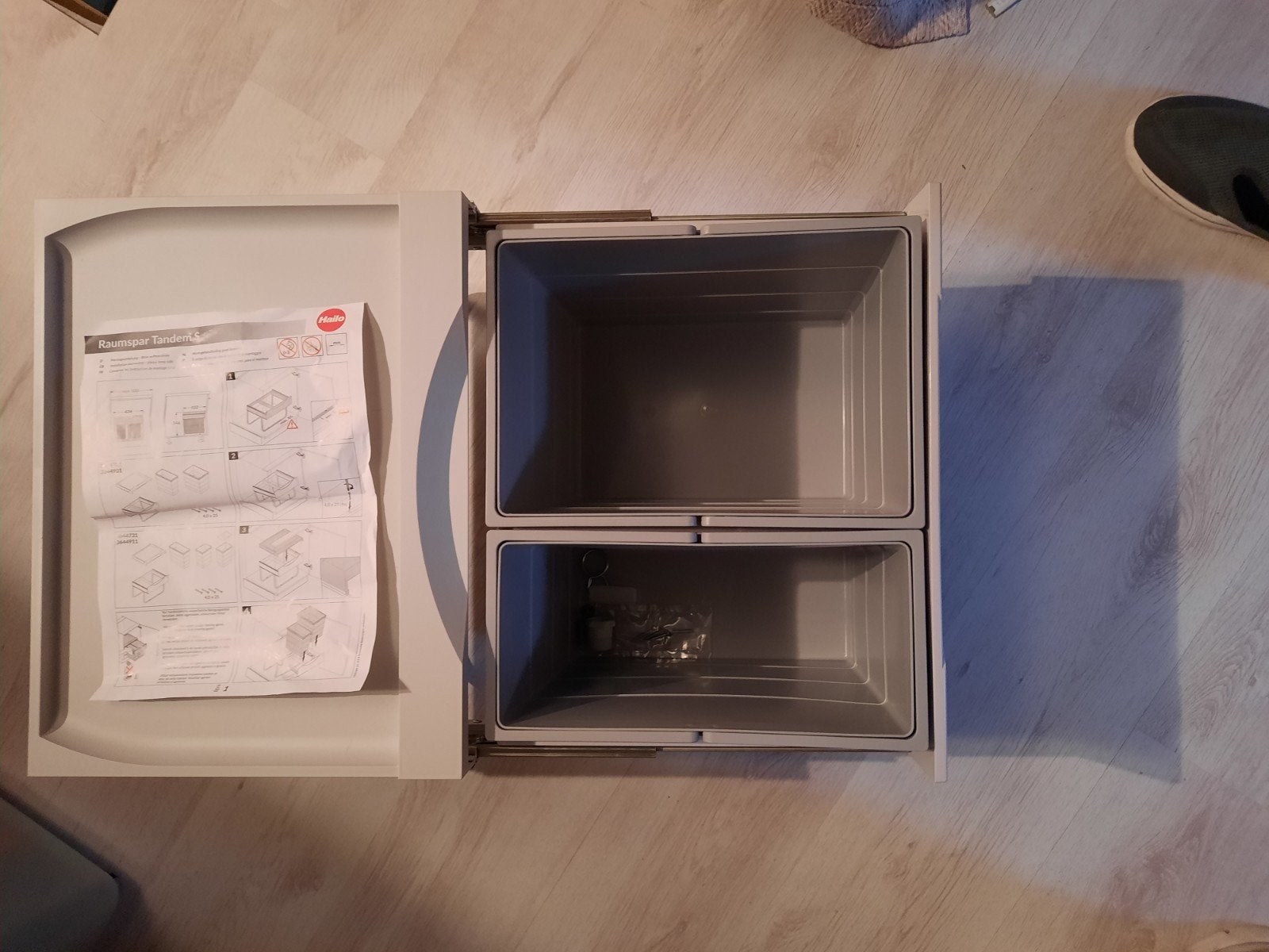 NIEUWE keuken sorteer bak, Ophalen