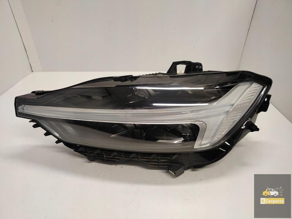 32404709, Volvo XC60 II Lift MID LED-lamp links, Gebruikt, Gunnar Engellaus vag 8
405 31  Gothenburg, SE, Info@volvocars.com, Volvo