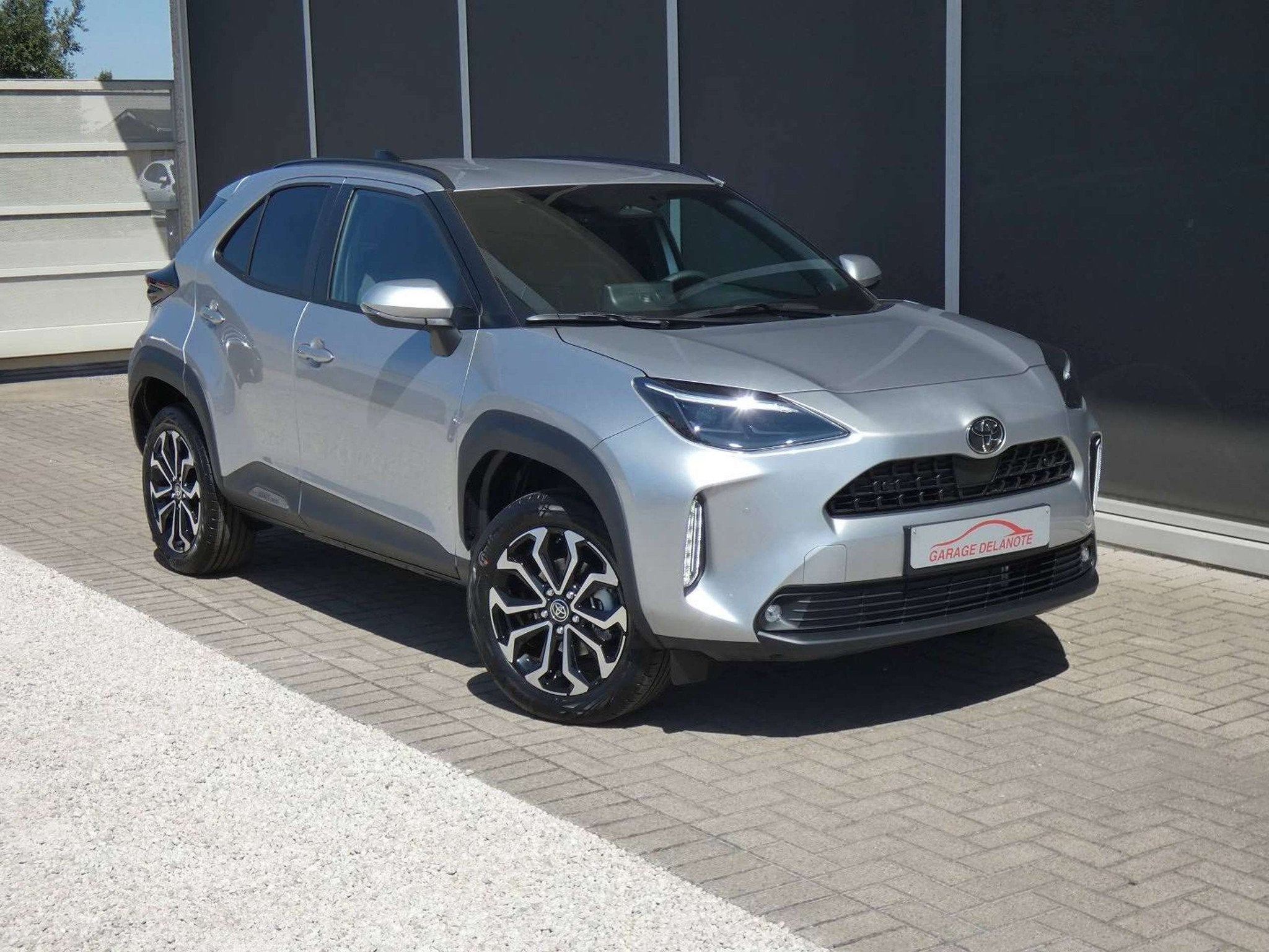 Toyota Yaris Cross Hybrid 130pk +Parkeersensoren +Dodehoek +, Stof, Adaptive Cruise Control, Zwart, 1200 kg