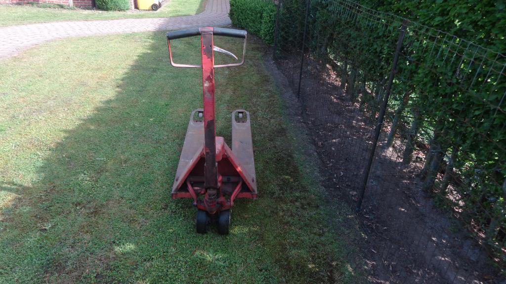 transpallet BT 2000 kg, 100 liter of meer, Ophalen, Gebruikt, Transportkar