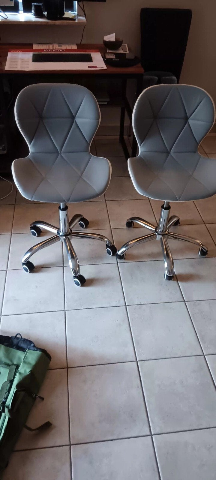 bureau stoelen 2 stuks 25 euro per stuk, Ophalen