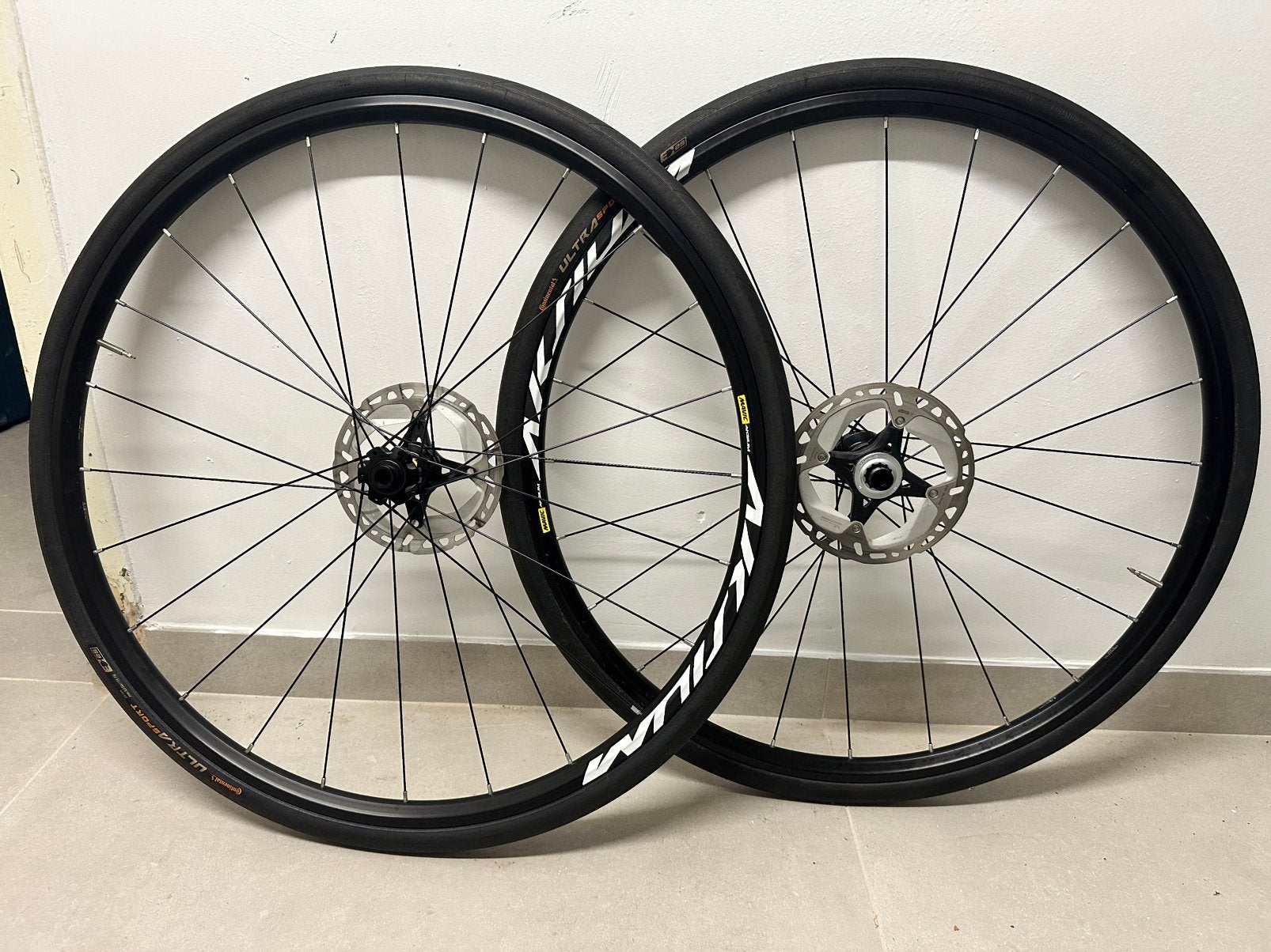 Nouvelles roues Mavic, Enlèvement, Comme neuf