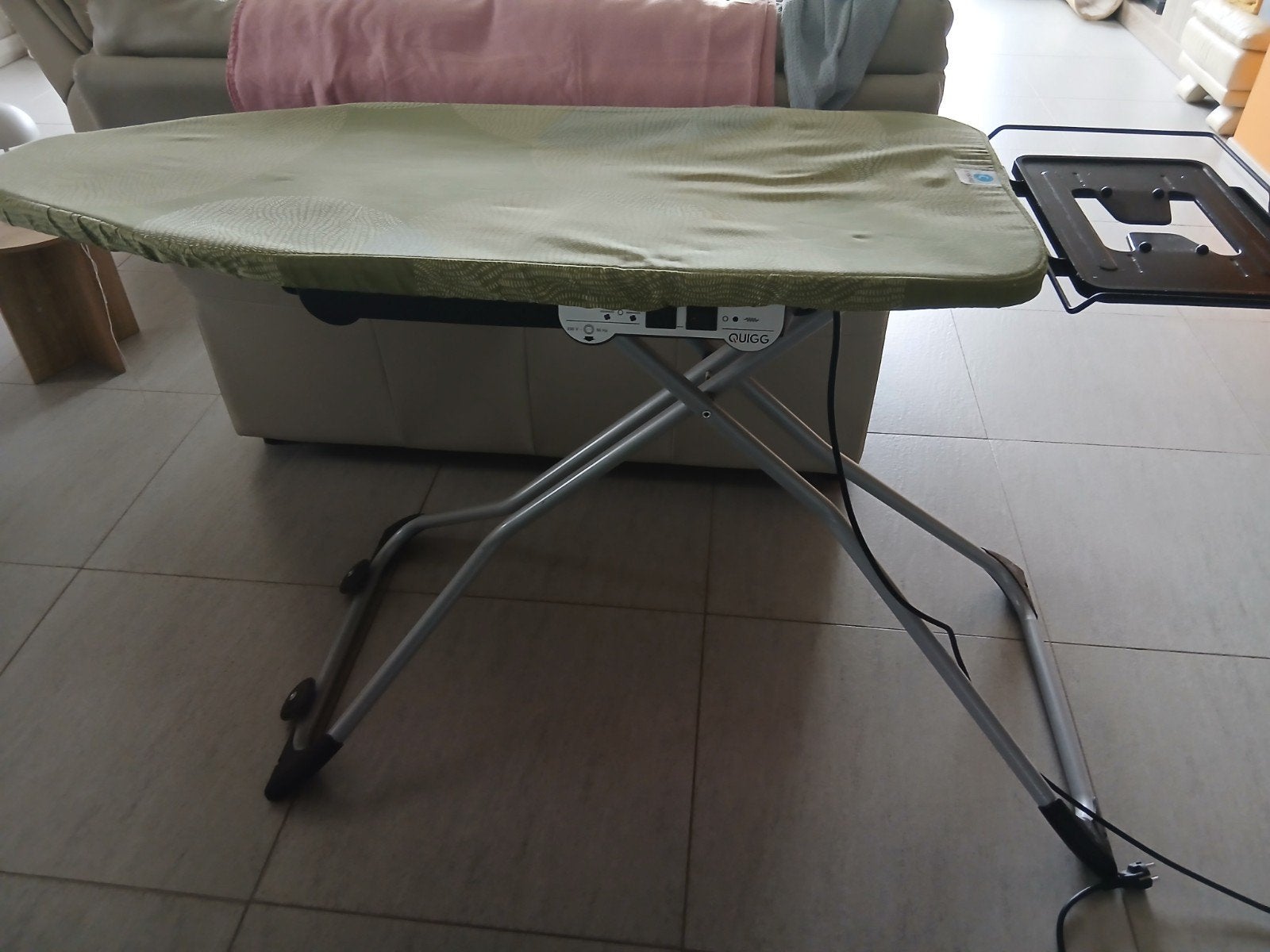 Actieve strijkplank, Elektronische apparatuur, Ophalen