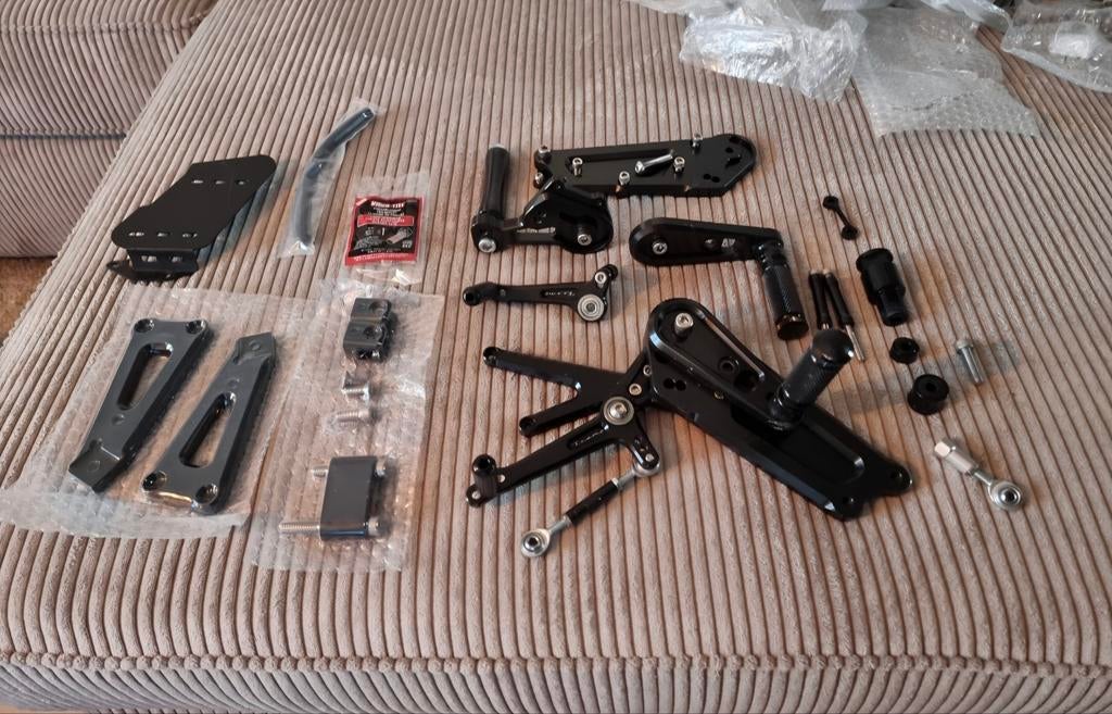 Sportster s rear controls, Enlèvement ou Envoi