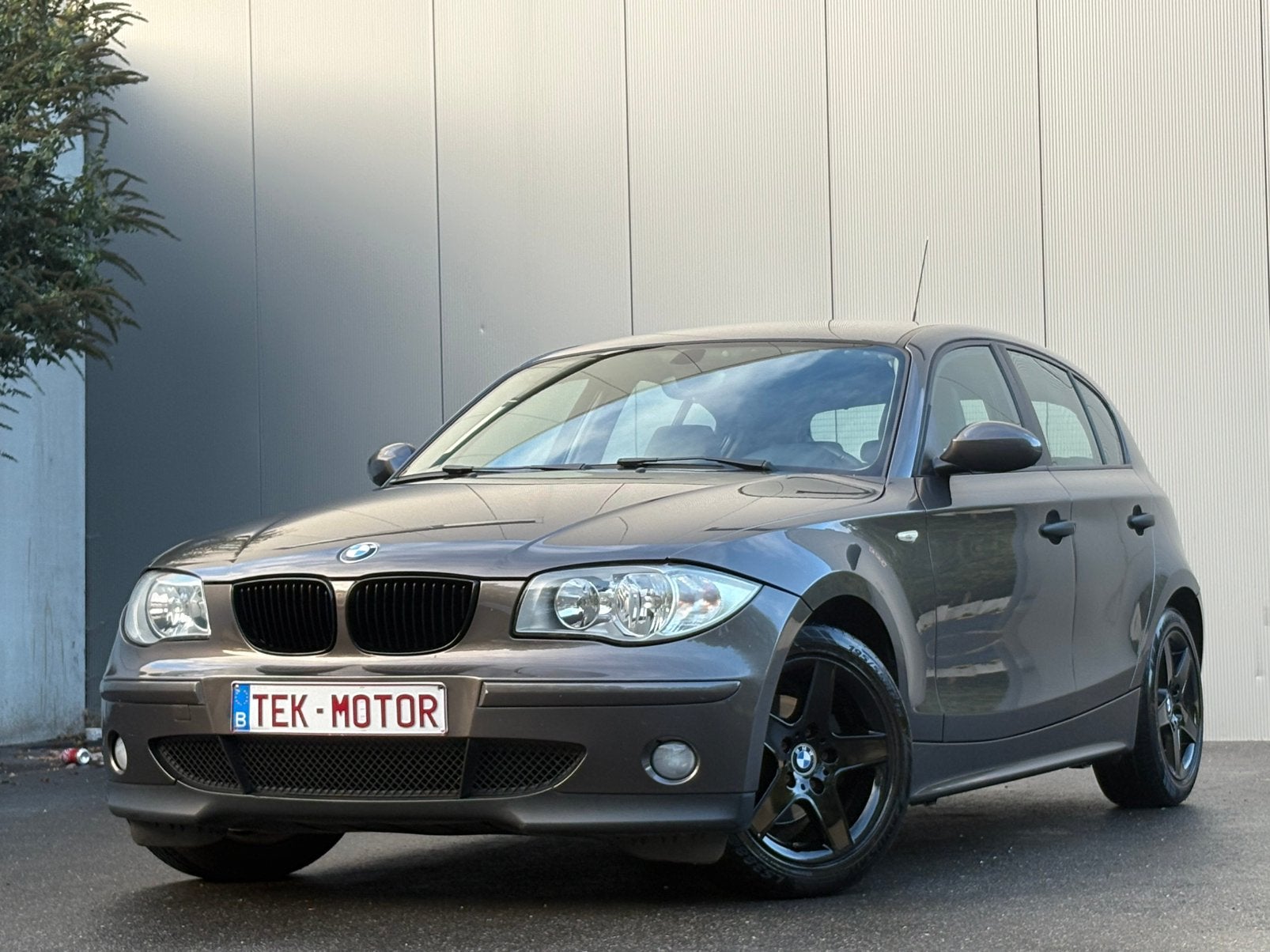 BMW 118I 2.0 BENZINE, GEKEURD, AIRCO, SPORT LOOK, TOP STAAT!, Auto's, 1 Reeks, 1995 cc, Handgeschakeld, 5 deurs