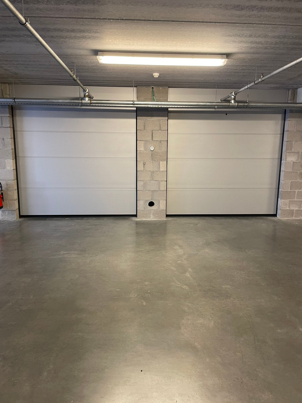 Electrische sectionale poort, Doe-het-zelf en Bouw, Rolluiken, Ophalen, Zo goed als nieuw