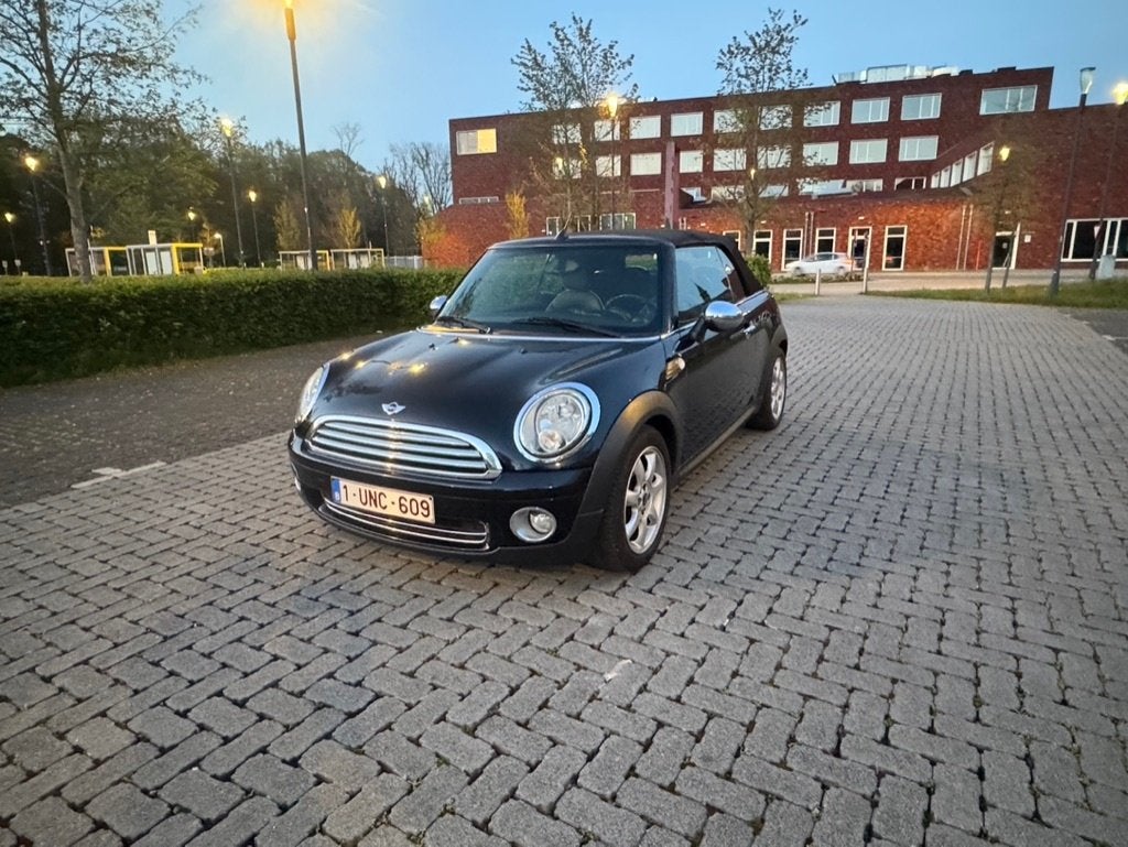 MINI Cooper Cabrio 1.6 benzine, lederen airco,velgen, Auto's, Mini, Voorwielaandrijving, Zwart, Cabriolet, USB