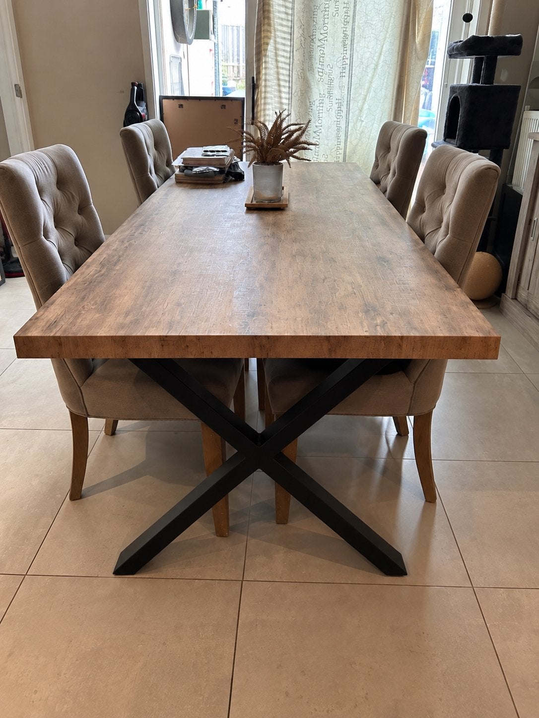 Grote eettafel, Enlèvement, Utilisé