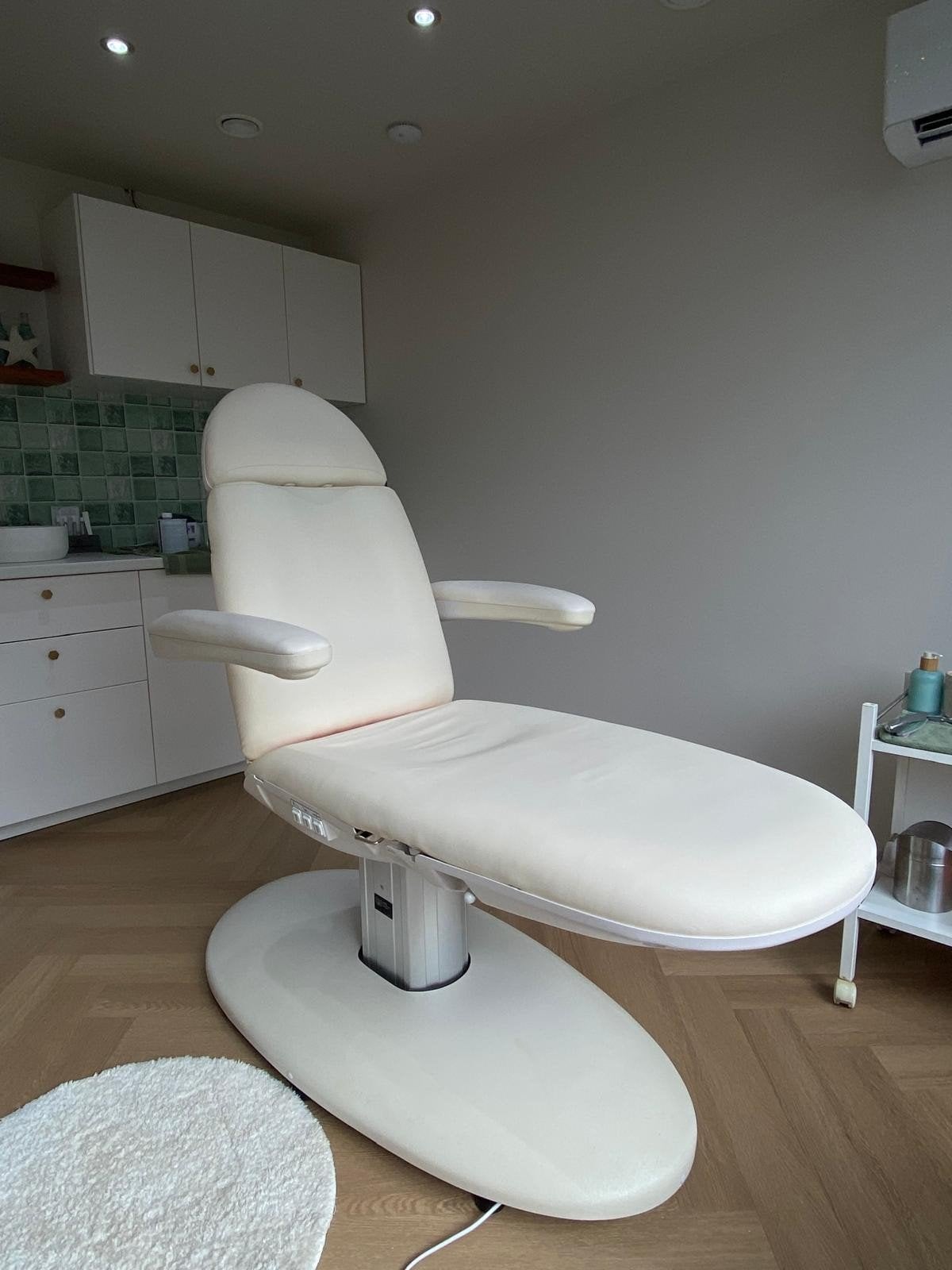 Elektrische behandelstoel met 3 motoren., Enlèvement, Comme neuf, Chaise de massage ou Coussin