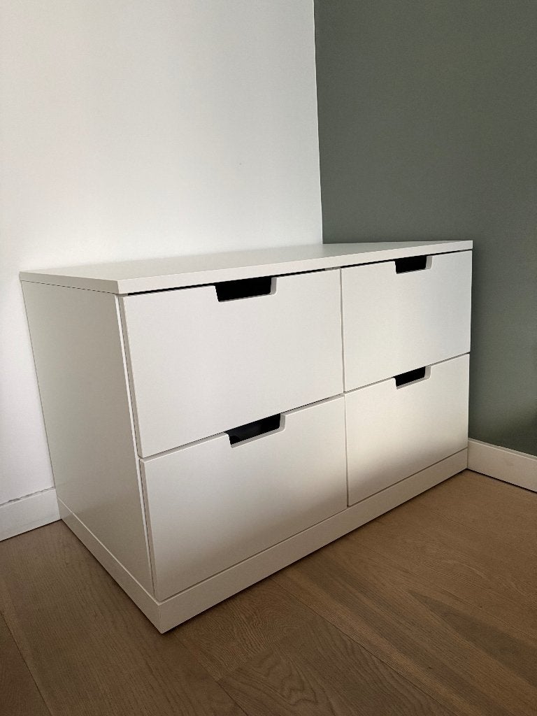 Commode compacte IKEA NORDLI 4 tiroirs (blanc), Huis en Inrichting, Ophalen, 50 tot 100 cm, Zo goed als nieuw, 3 of 4 laden