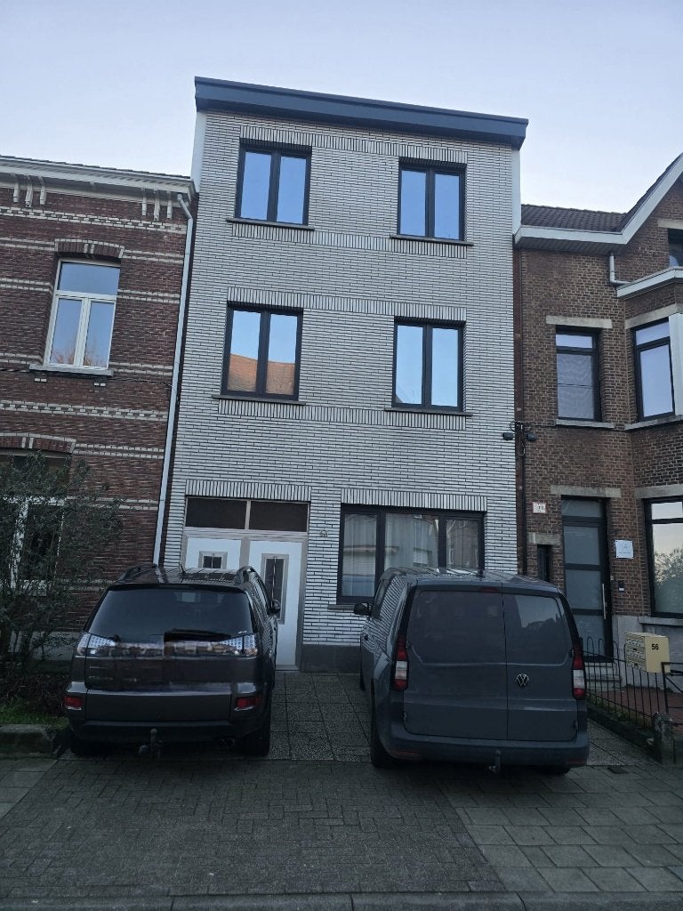 Huis te koop Merksem, 200 tot 500 m², 222 m², Antwerpen (stad), Tussenwoning