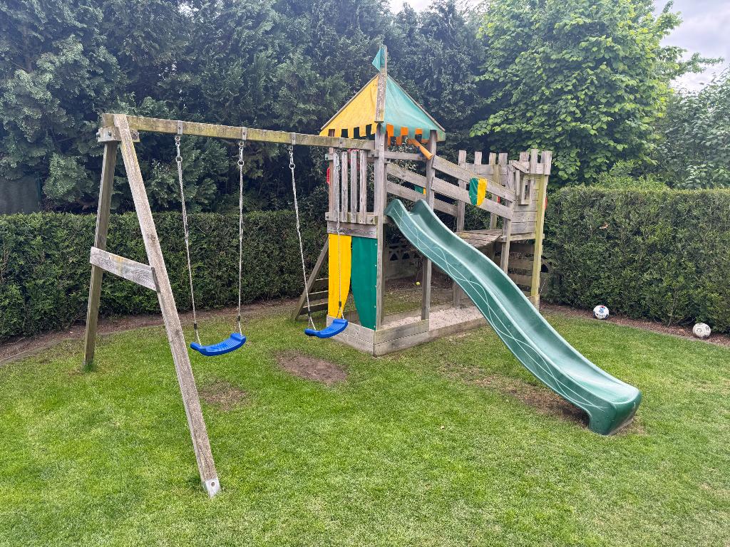 Houten speeltoestel met schommels en zandbak, Kinderen en Baby's, Speelgoed | Buiten | Speeltoestellen, Ophalen, Gebruikt, Schommel