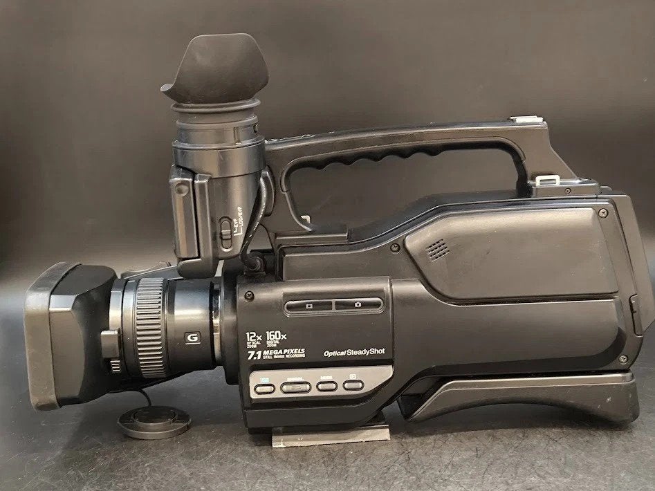 Caméra Sony MC2000, TV, Hi-fi & Vidéo, Caméscopes numériques, Enlèvement, Caméra, Sony, Full HD