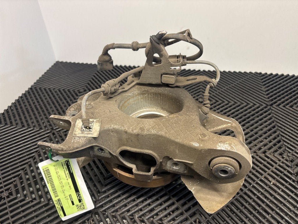 FUSEE LINKS ACHTER Porsche Panamera Sport Turismo (971H), Gebruikt, Porsche Deutschland GmbH, Porscheplatz 1
70435  Stuttgart, DE