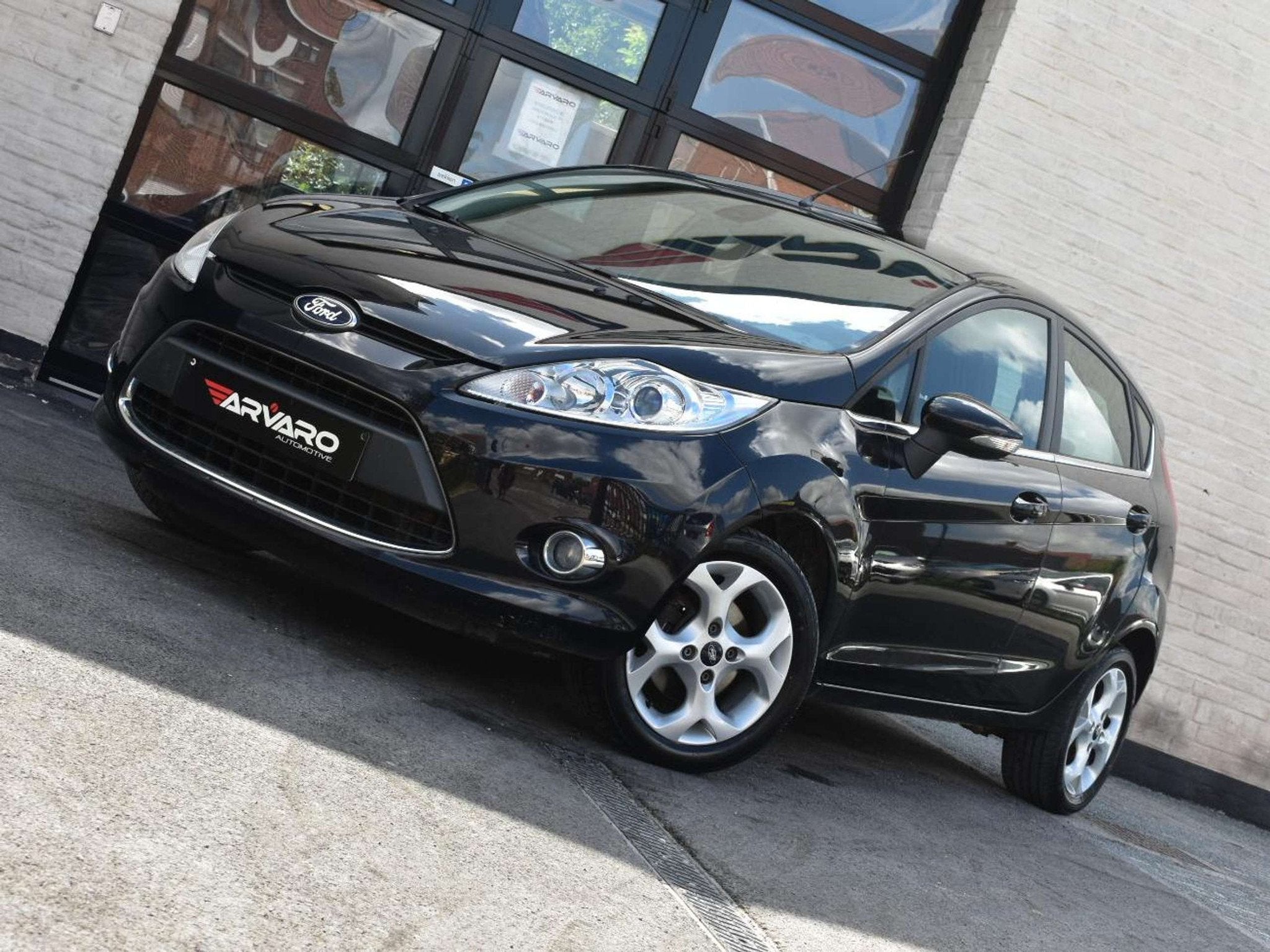 Ford Fiesta 1.25i Titanium / Xenon / Verw Zetels / Topstaat, Voorwielaandrijving, Euro 5, 1490 kg, Gebruikt