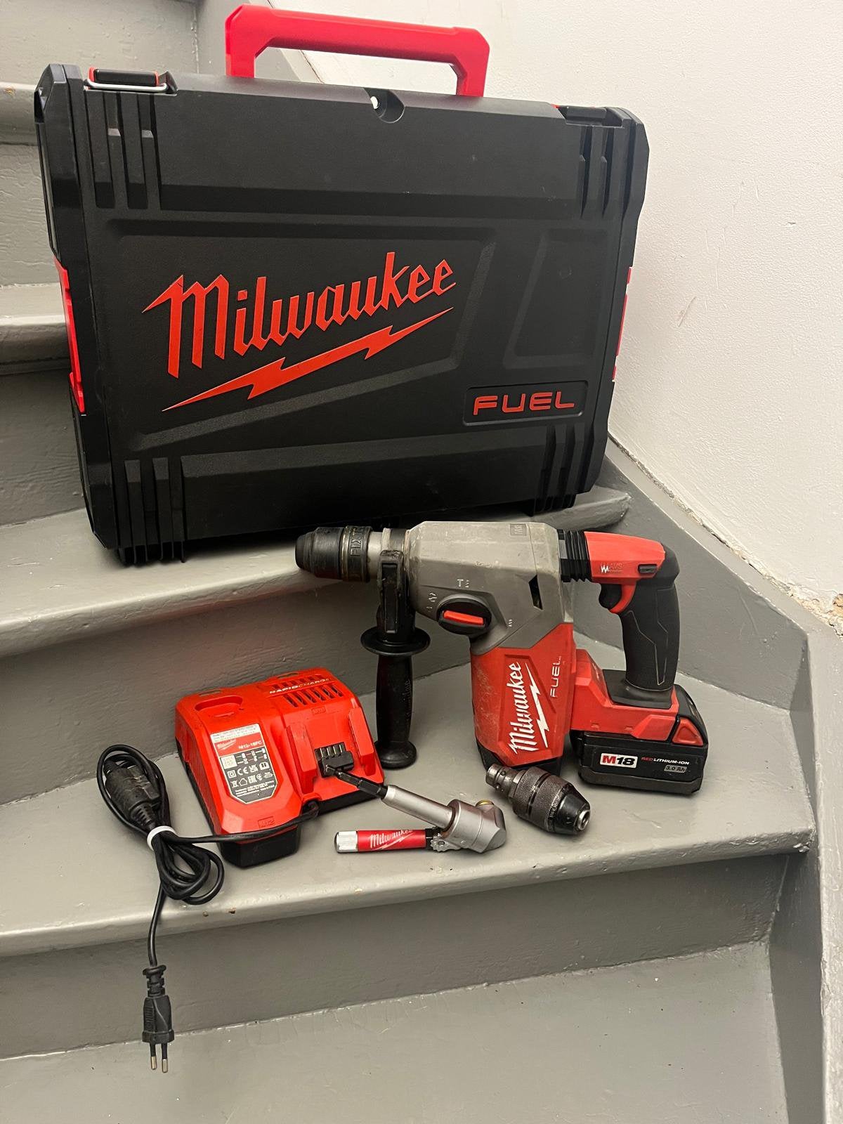 Milwaukee M18, Doe-het-zelf en Bouw, Ophalen, Zo goed als nieuw
