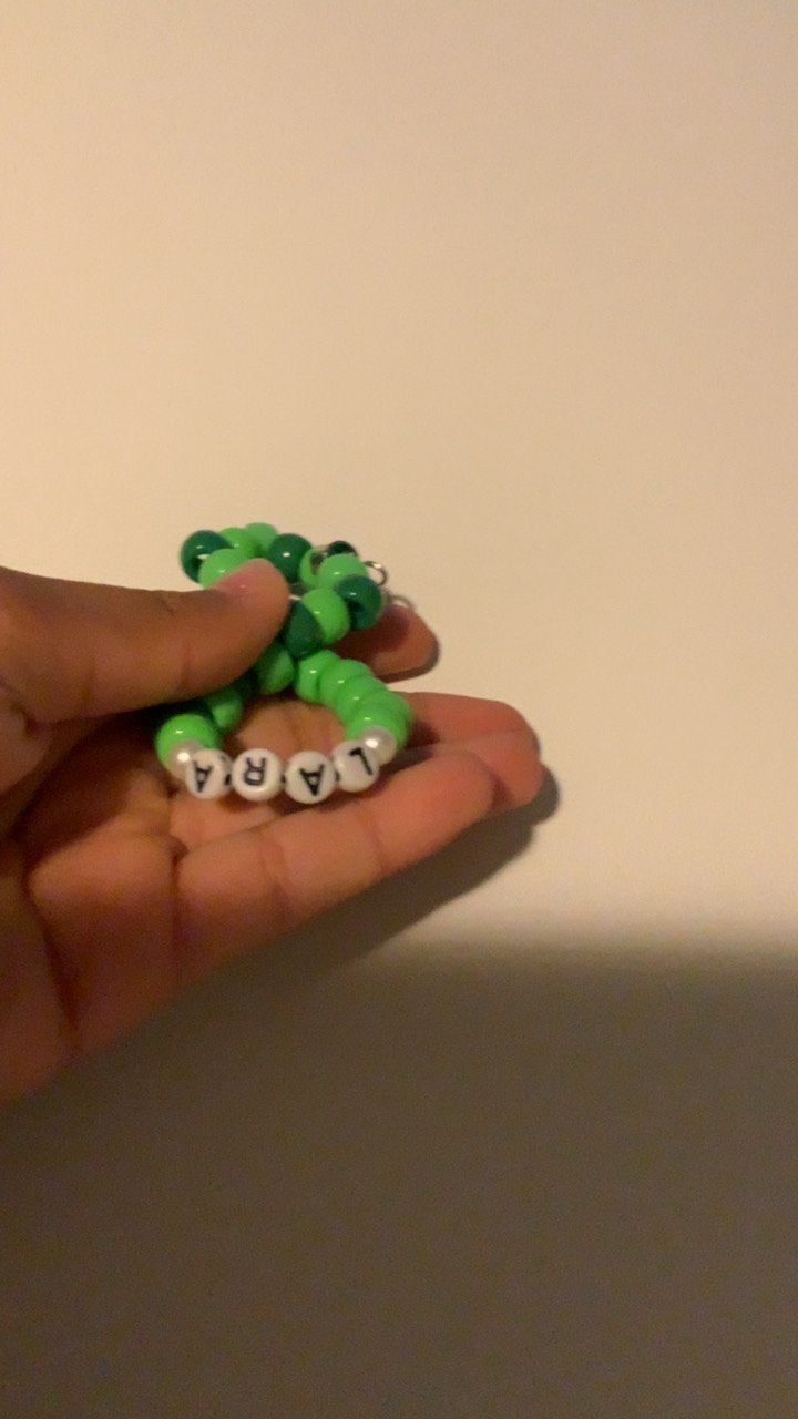 Lara mooie trending katseye armband, Avec bracelets à breloques ou perles, Neuf, Élastique, Vert