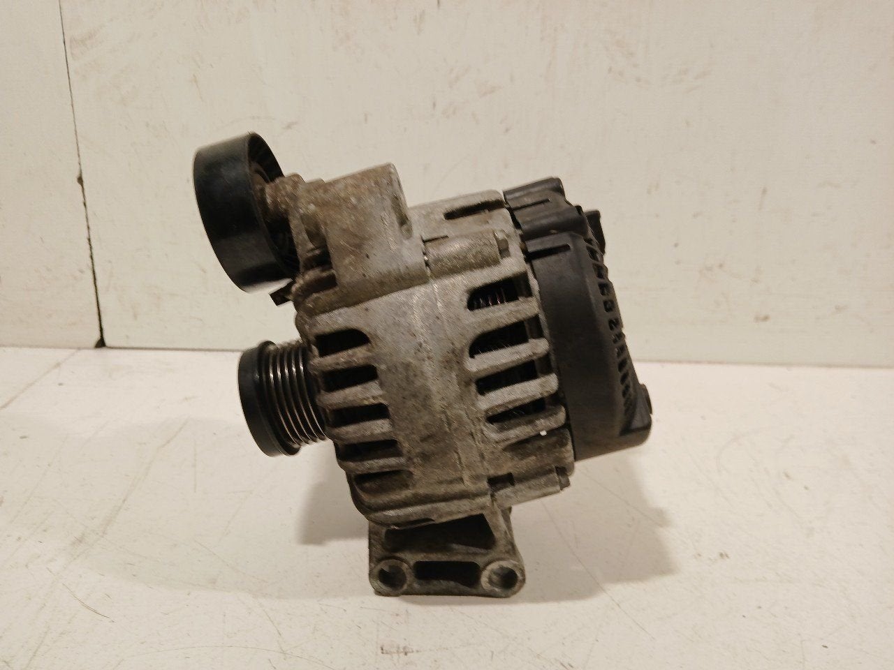 Dynamo Ford Mondeo, Onderdelen@venauto.nl, Van der Ven Autorecycling B.V., Gebruikt, Ettenseweg 76, 4706 PB Roosendaal, The Netherlands