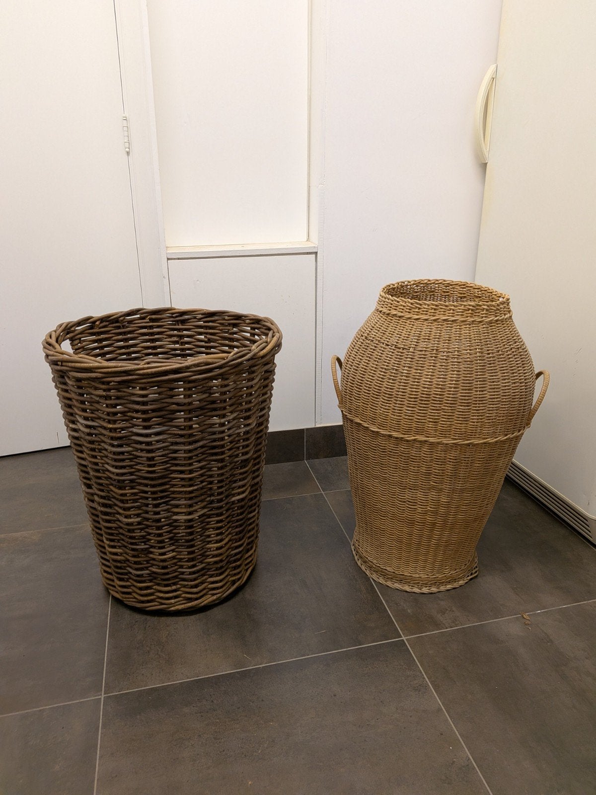 Rieten Alibaba mand (15€) + premium rotan Kubu mand (50€), Ophalen, Riet, Mand, Gevlochten