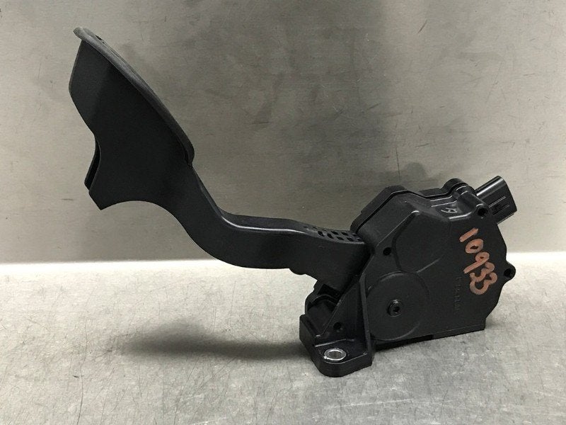 GASPEDAAL Toyota Verso S (|7811052053|1988008402|), Auto-onderdelen, Gebruikt, Dhr. M. Roggen, Toyota, Marinus@Japoto.nl