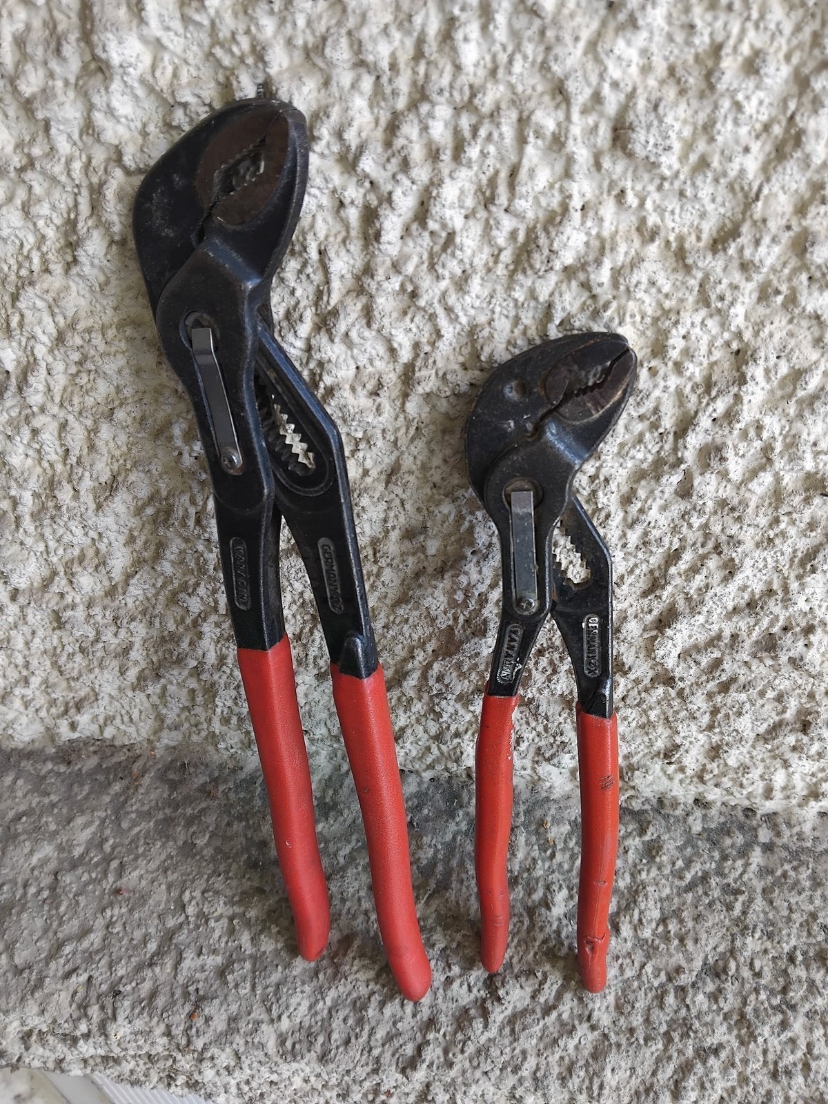 Pinces Knipex Cobra, Ophalen