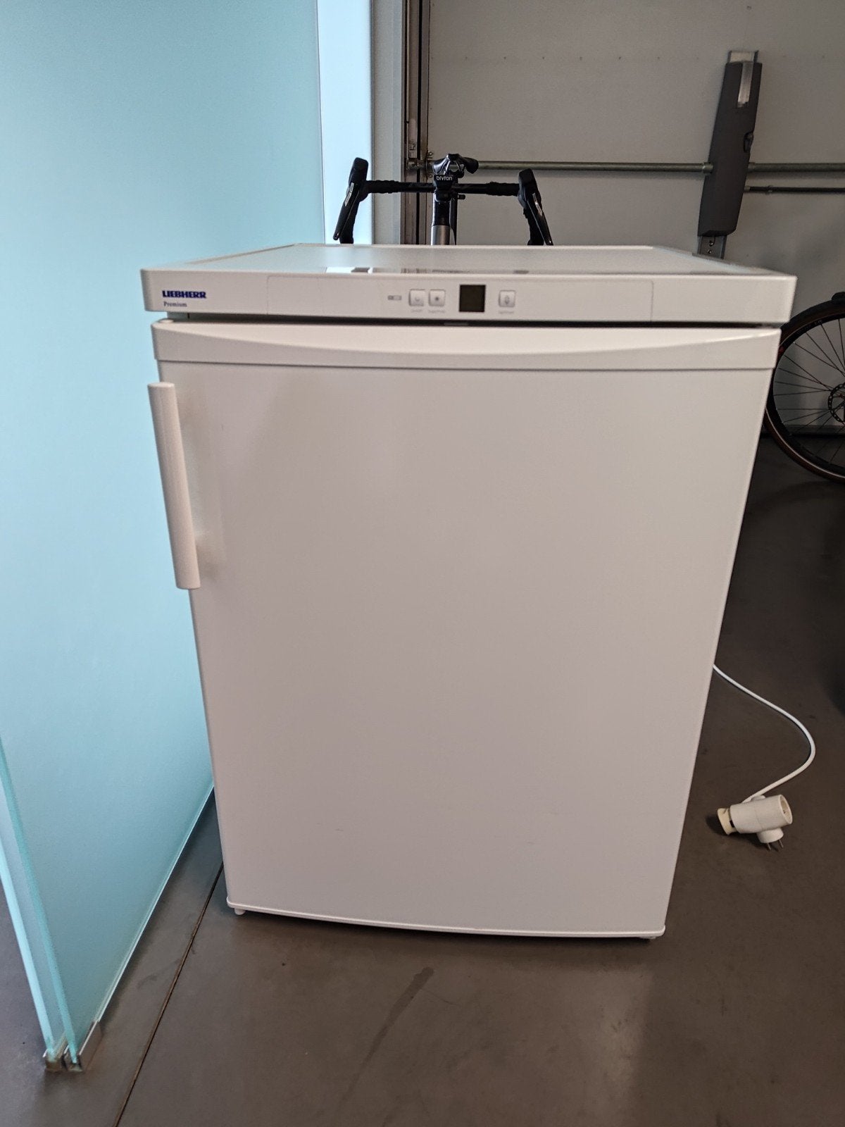 Liebherr frigo diepvries combi, Elektronische apparatuur, 100 tot 150 liter, Zo goed als nieuw, Energieklasse A of zuiniger, 45 tot 60 cm