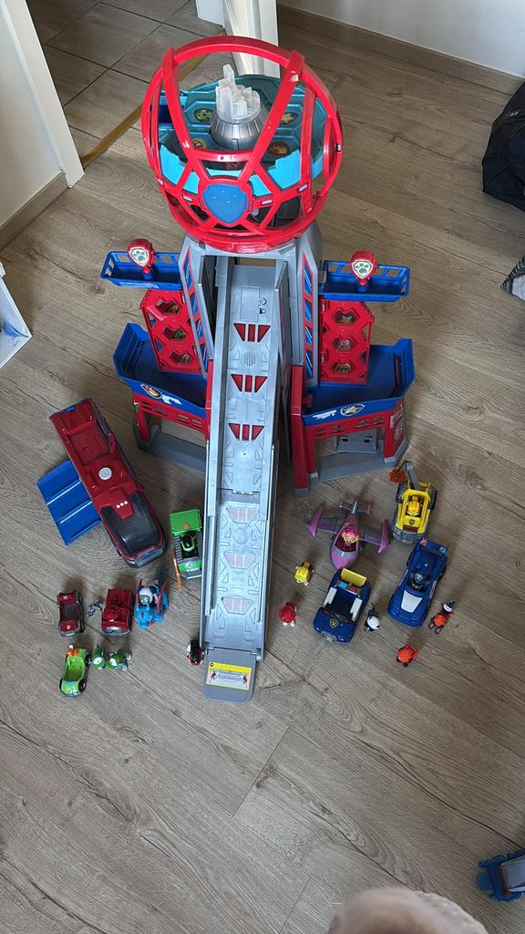 Paw patrol toren met toebehoren, Enlèvement, Utilisé