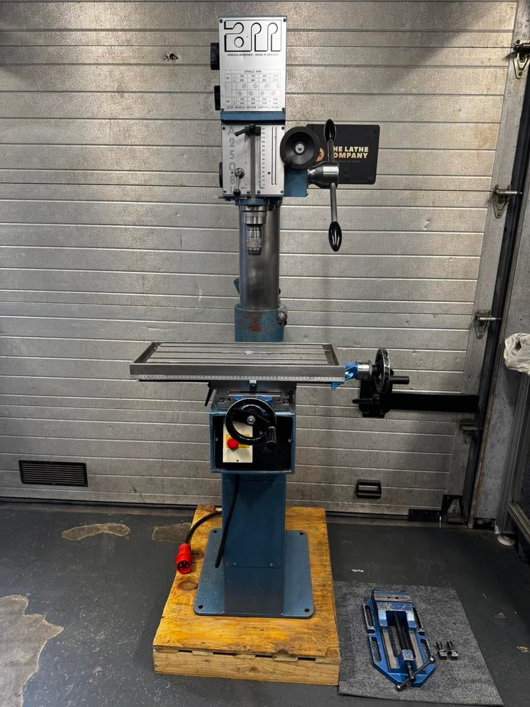 Ruime Voorraad Kolomboormachine Freesmachine, Doe-het-zelf en Bouw, Gereedschap | Freesmachines, Ophalen, Zo goed als nieuw