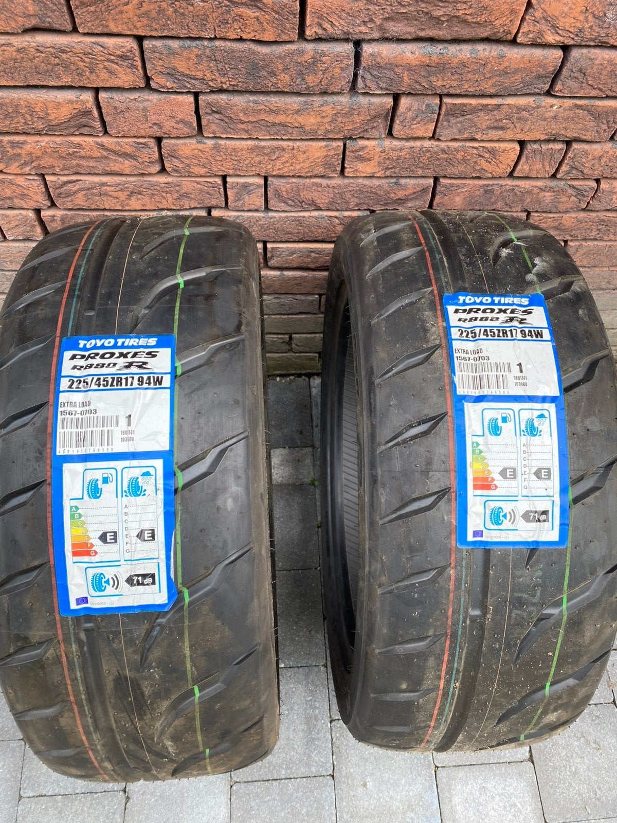 2 stuks NIEUWE autobanden semi slicks TOYO 225/45/ZR 17, Ophalen, Nieuw, 17 inch, Band(en)