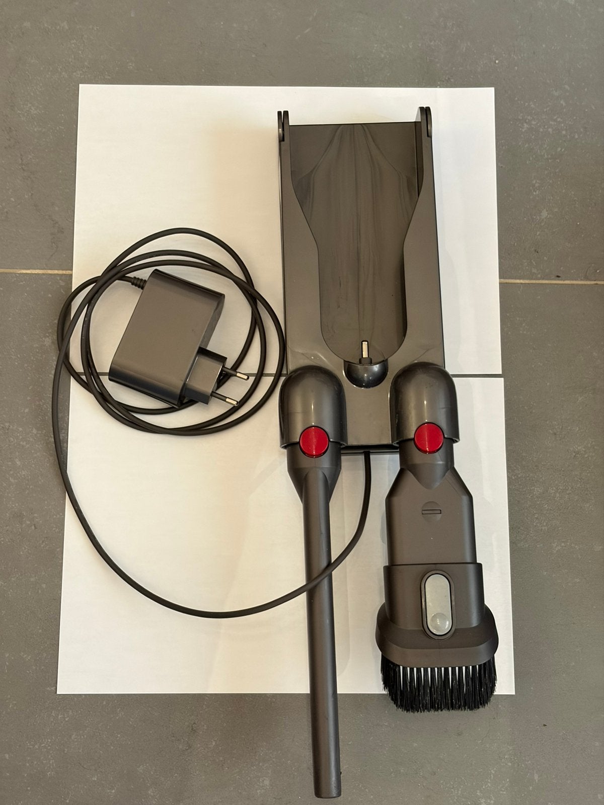 Ondersteuning voor de Dyson v10 v1.1-oplader, Elektronische apparatuur, Stofzuigers, Verzenden, Zo goed als nieuw, Dyson