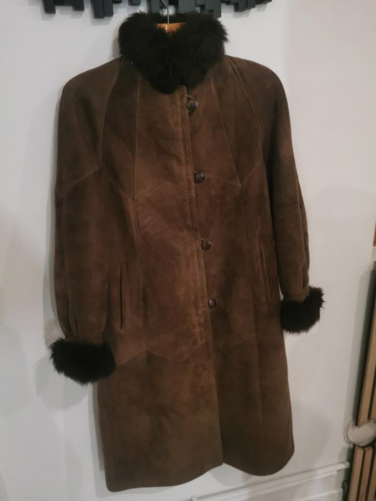 Manteau cuir daim fourrure intérieur marron long taille 46, Kleding | Dames, Jassen | Winter, Ophalen of Verzenden