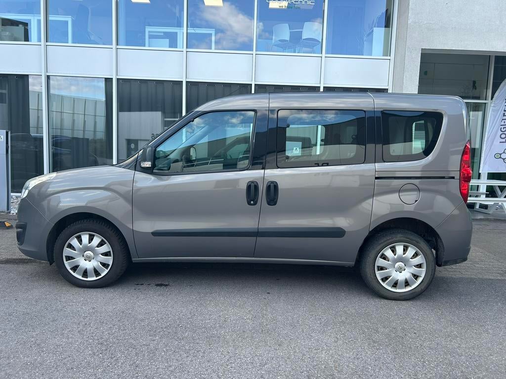 Opel Combo 1.4i TOUR in goede staat, Euro 5, Zwart, Bedrijf, Handgeschakeld