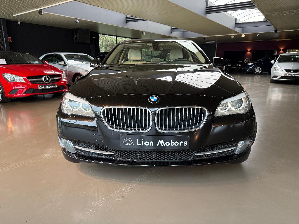 BMW 520 dA BERLINE*INDIVIDUAL KLEUR EN VELGEN* 1STE EIGENAAR, Automaat, Achterwielaandrijving, 1995 cc, Bruin