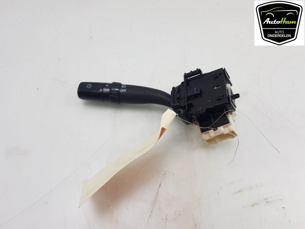KNIPPERLICHTSCHAKELAAR Toyota Corolla Verso (R10 / 11), Gebruikt, Kundenbetreuung@toyota.de, Toyota, Toyota-Allee 2
50858  Köln, DE