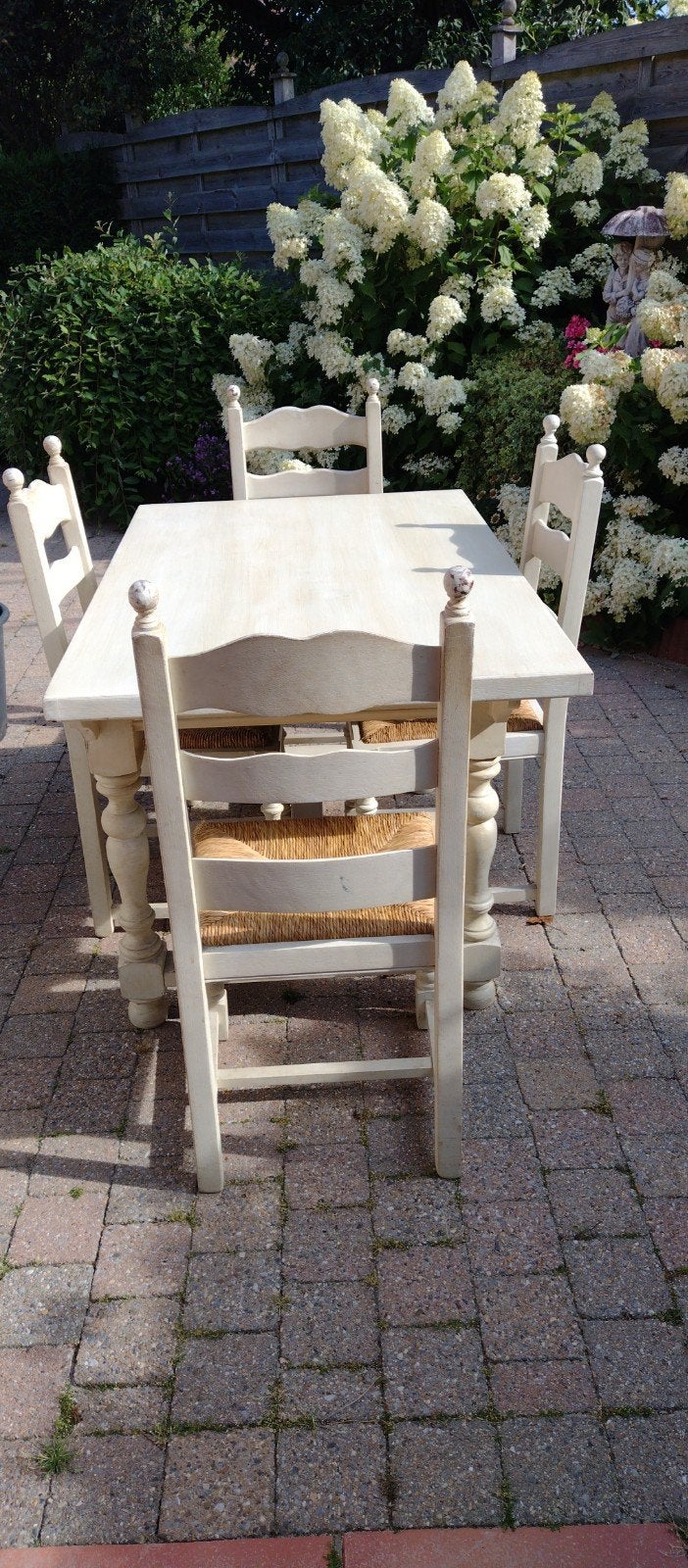 Table à manger de style champêtre avec quatre chaises, Maison & Meubles, Enlèvement