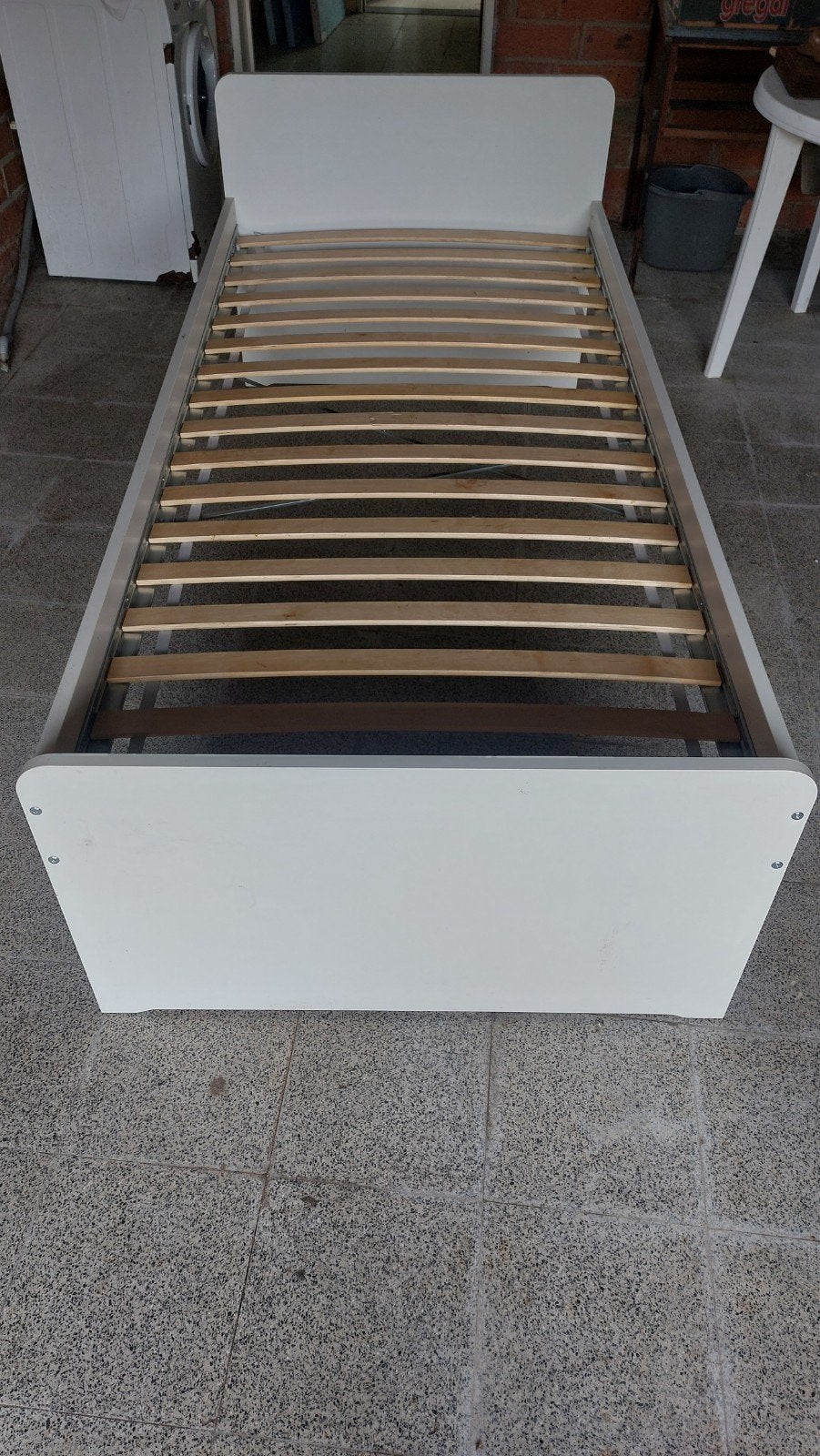 Ikea bed, Ophalen