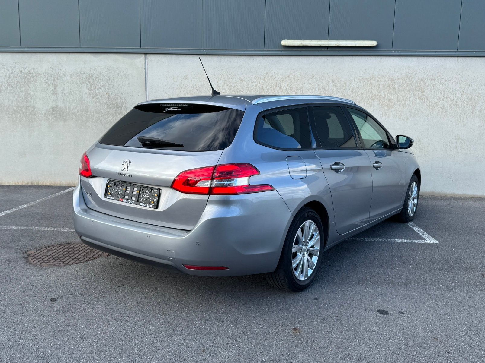 PEUGEOT 308 Sw -1.2 - benzine - 88.000 km- GARANTIE- 2020, Autos, Peugeot, Argent ou Gris, Achat, Euro 6, Entreprise