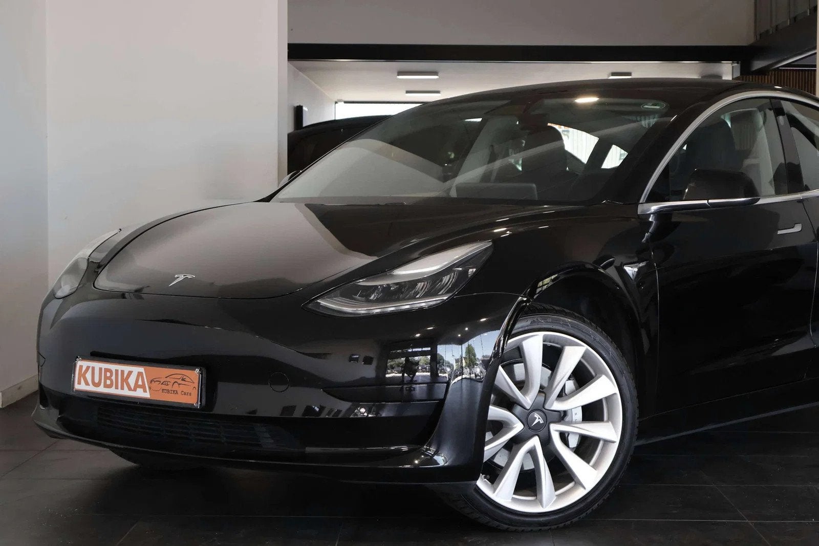 Tesla Model 3 Model 3 44 kWh Standard Plus Navi Camera Garan, Cuir, Achat, 4 portes, Entreprise